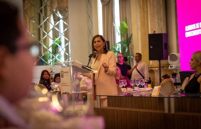 Galardona Guadalupe a estudiantes de excelencia académica