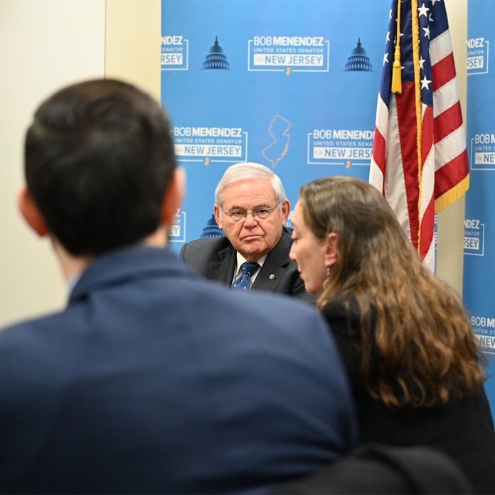 Exsenador estadounidense Bob Menendez sentenciado a 11 años de prisión