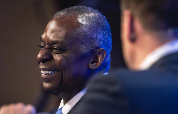 Video: Biden llama “hombre negro” a su secretario de Defensa: ¿olvidó su nombre?