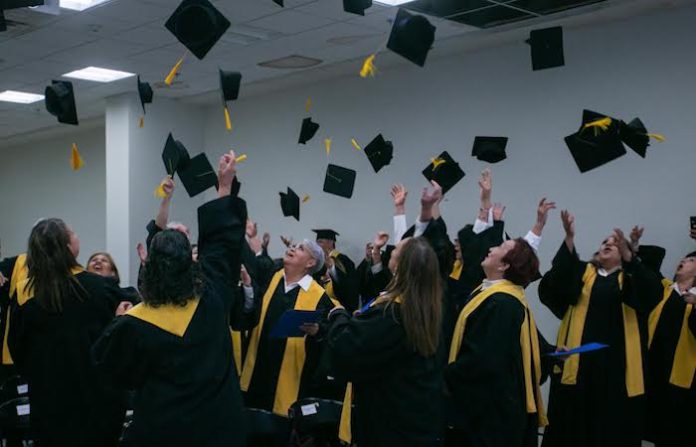 Diplomado de UANL transforma vida de adultos mayores