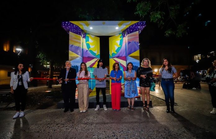 Comienzan instalación de las Puertas de Monterrey