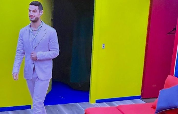 Adrian Marcelo se roba el show: revela ambicioso contrato para “La Casa de los Famosos”