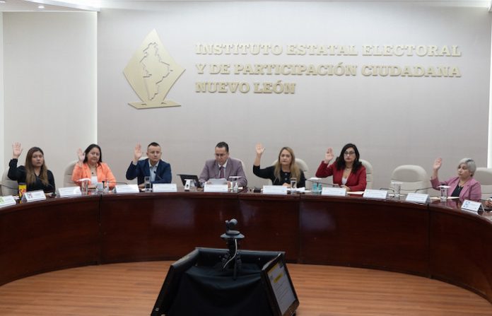 Realiza IEEPCNL sesión ordinaria de julio