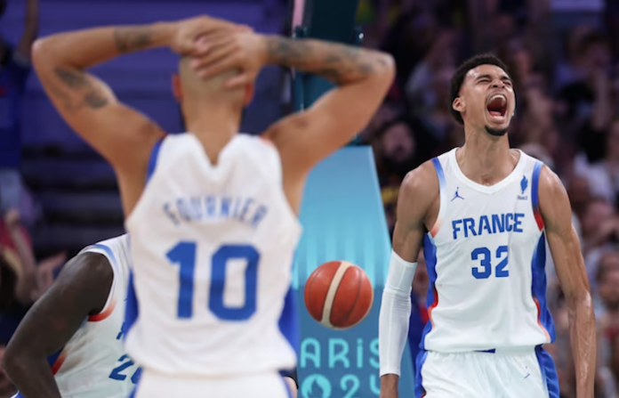 Victor Wembanyama estelariza victoria inaugural de Francia frente a Brasil