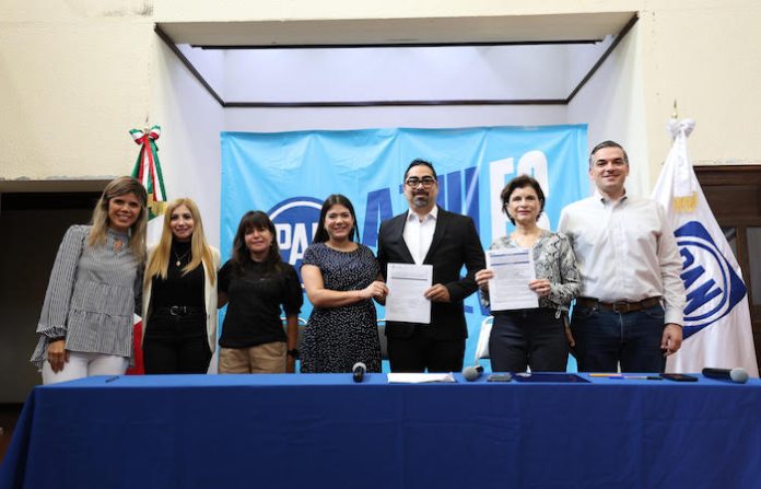 Firma Acción Nacional de NL, acuerdo para otorgar becas, con universidades locales