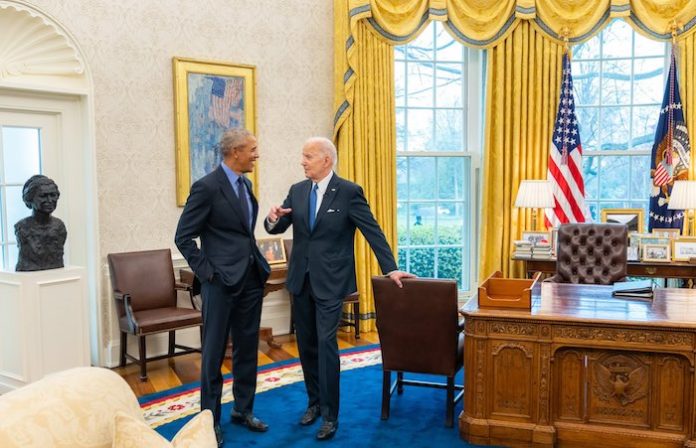 Obama habría amenazado a Biden con destituirle en virtud de una Enmienda de la Constitución de EU