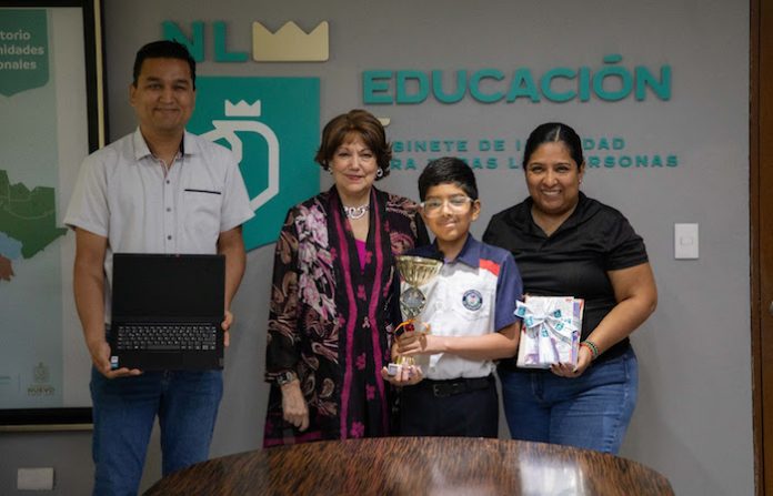 Reconocen a estudiante ganador de Campeonato Mundial de Cálculo Mental Aloha 2024