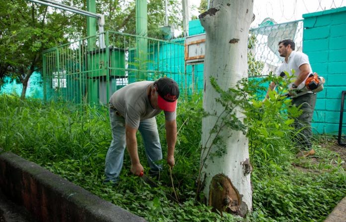 Aprovecha NL periodo vacacional para dar mantenimiento a planteles escolares