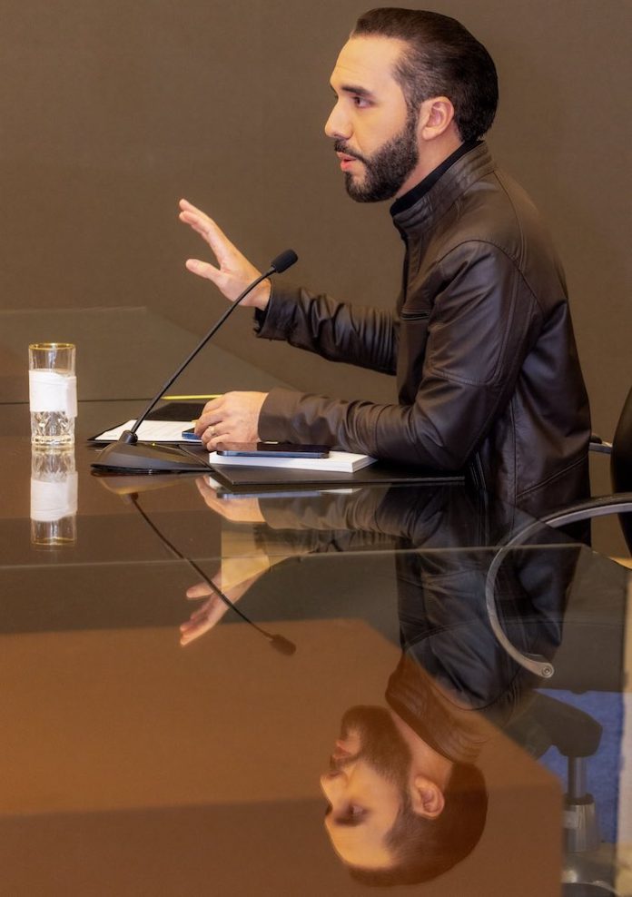 Bukele considera un “fraude” las elecciones de Venezuela y reivindica ruptura con Caracas