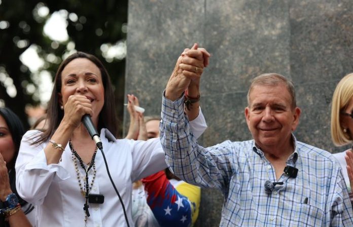 Presidente del parlamento venezolano pide detener a opositores Machado y González
