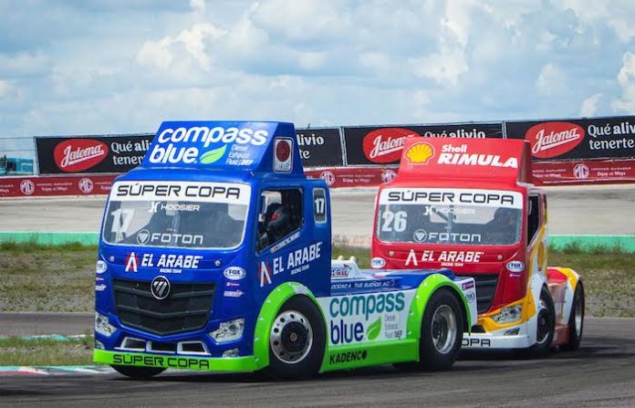 Podio para Juan Cantú y “El Árabe Racing Team by Compass Blue”, en los Tractocamiones