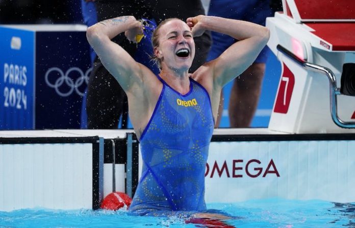 La sueca Sarah Sjoestroem gana el oro en los 100m libre de la natación de París 2024