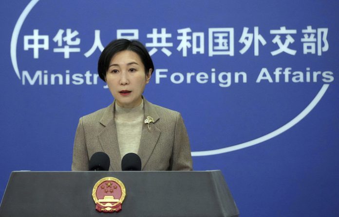 China niega la existencia de sus bases militares en Cuba