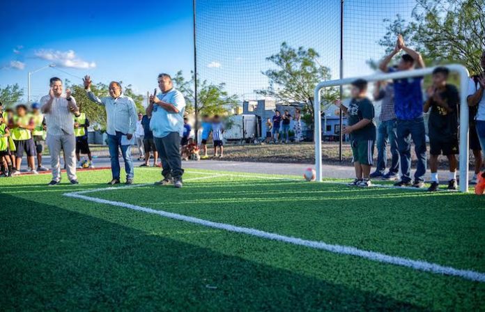Entrega Mijes nueva cancha al norponiente de Escobedo