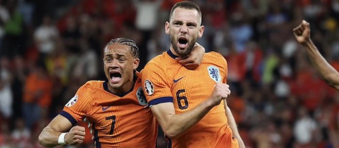 Países Bajos vence a Turquía 2-1 y se mete a semis