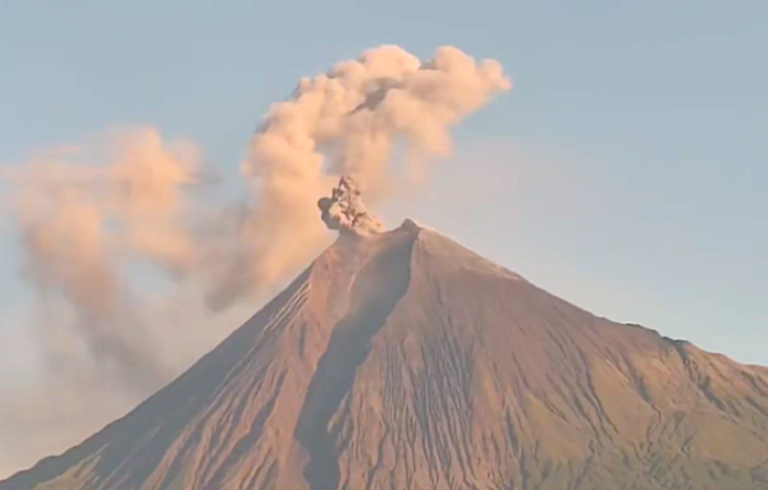 Volcán Sangay de Ecuador registra aumento de actividad