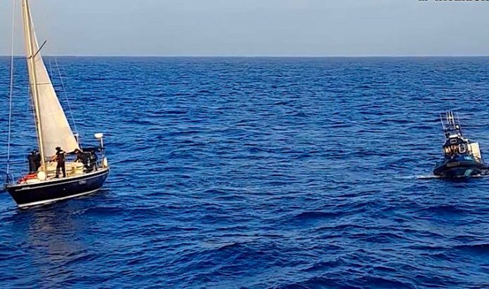 Desarticulan la mayor red de ‘narcoveleros’ del mundo con sede en España