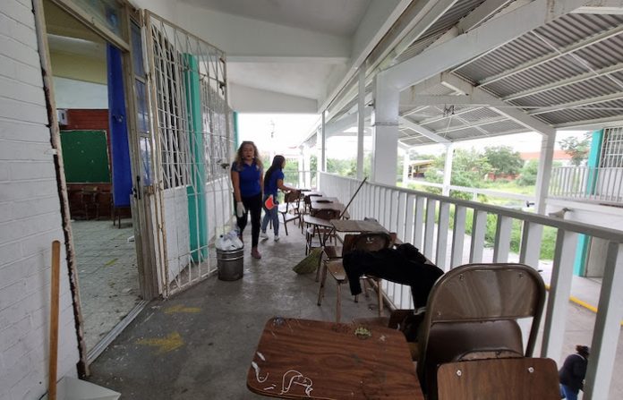 Realizan Brigadas de Escuelas Dignas y Seguras limpia en planteles escolares