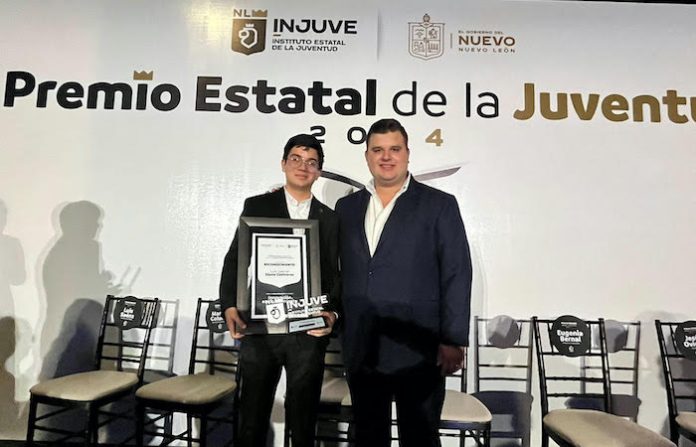 Estudiante de NL gana el Premio Estatal de la Juventud 2024