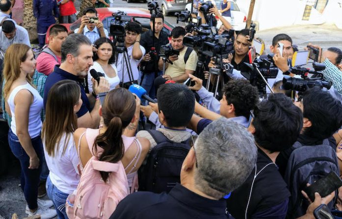 Da TEE triunfo a Adrián de la Garza sobre Mariana Rodríguez