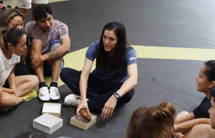 María Espinoza trabaja ejercicios de visualización con selección nacional de para taekwondo rumbo a París 2024