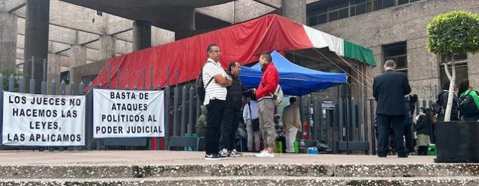Jueces de México realizan paro en protesta por reforma al Poder Judicial