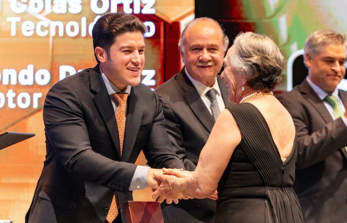 Entrega Gobernador Medalla al Mérito Cívico 2023
