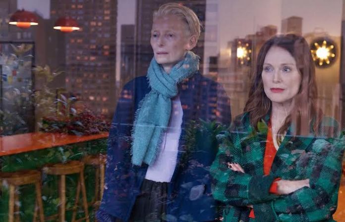 Pedro Almodóvar revela el primer tráiler de “La habitación de al lado”, su primer largometraje en inglés