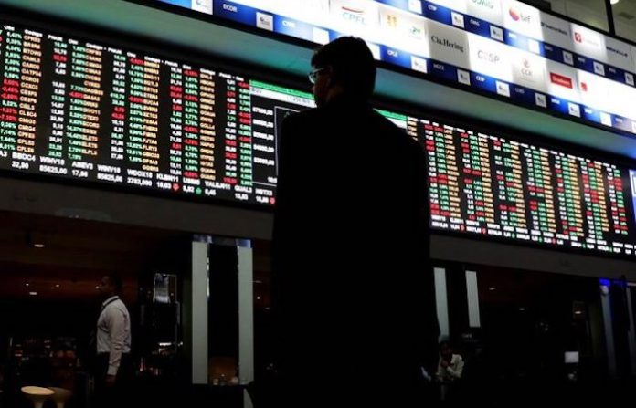 Bolsa de São Paulo bate tercer récord seguido y cierra por encima de los 136.000 puntos