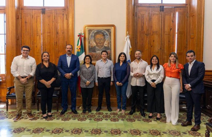 Se reúne Samuel con la que será la bancada naranja en el próximo periodo en el Congreso