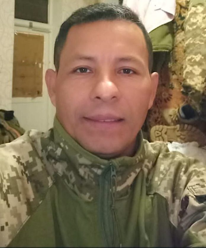 Viuda de mercenario colombiano muerto en Ucrania denuncia falta de apoyo por parte de Kiev