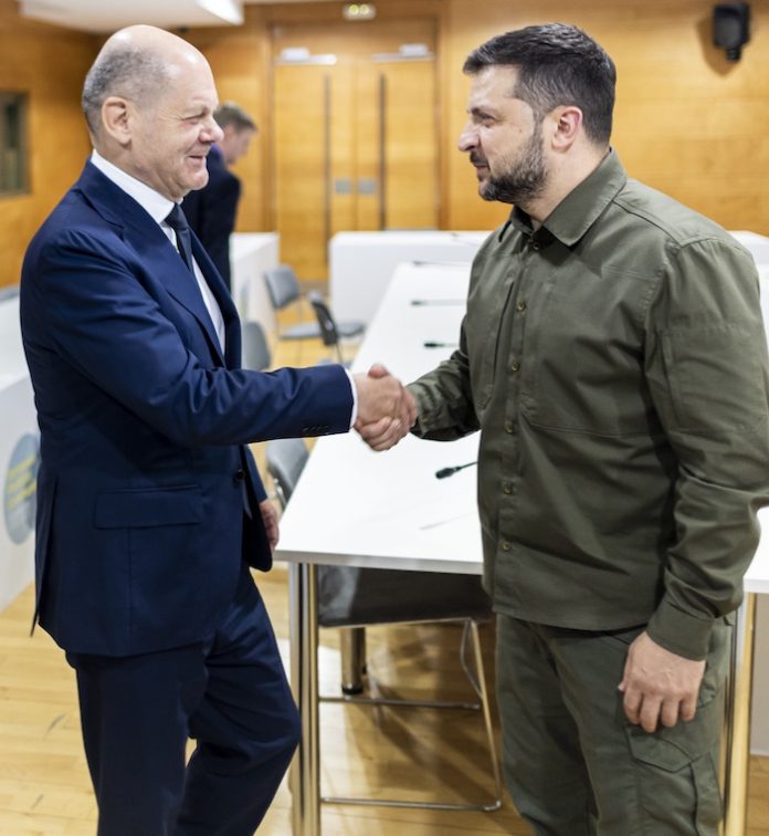 Scholz y Zelenski abordan la continuación del proceso de la cumbre sobre Ucrania en Suiza