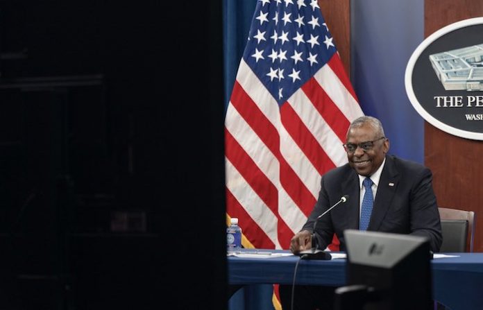 EU prolonga la presencia de dos grupos de ataque aéreo en Oriente Medio