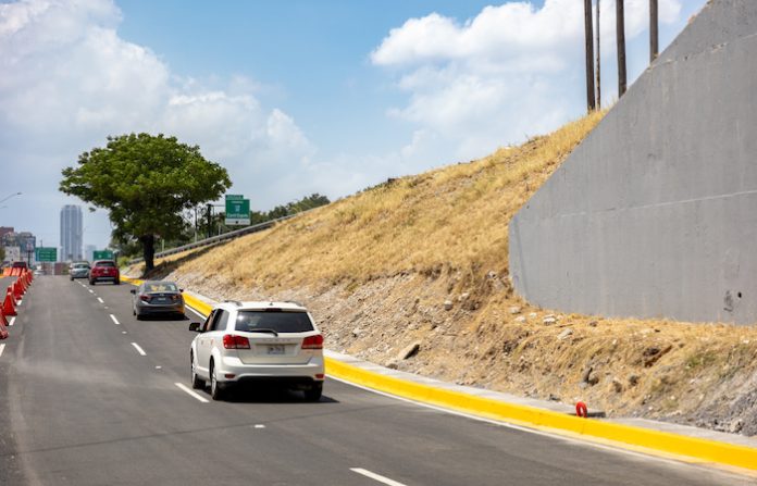 Cumple Samuel con reapertura de Par Vial Constitución en tiempo récord