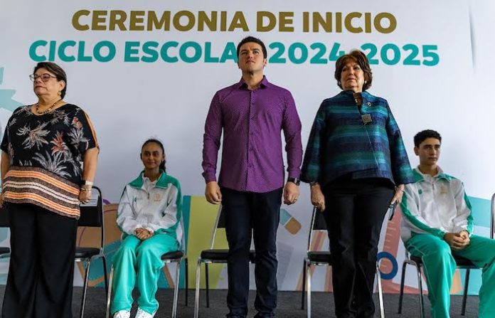 Samuel García inaugura el ciclo escolar 2024-2025 en Nuevo León