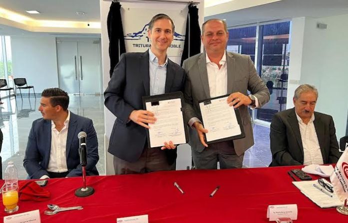 Firman convenio de colaboración CMIC NL e Interpuerto