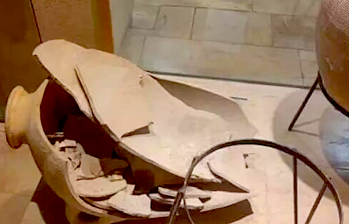 Un niño rompe un artefacto creado 1.500 años antes de Cristo en un museo israelí