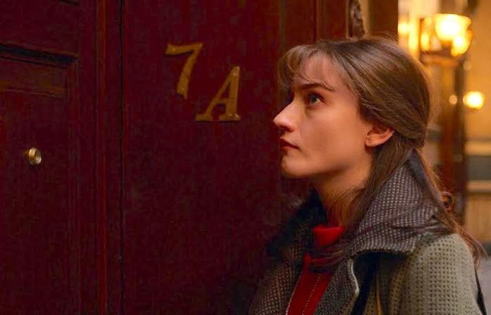 Julia Garner protagoniza el inquietante tráiler de “Apartment 7A”, la precuela de “El bebé de Rosemary”