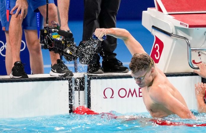 León Marchand gana su cuarta medalla de oro en la natación de París 2024
