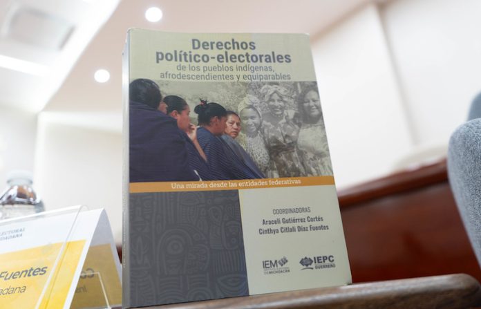 Presenta IEEPCNL libro sobre pueblos indígenas