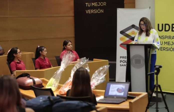 Otorgan apoyo a las tres primeras alumnas de Beca Mujer STEAM