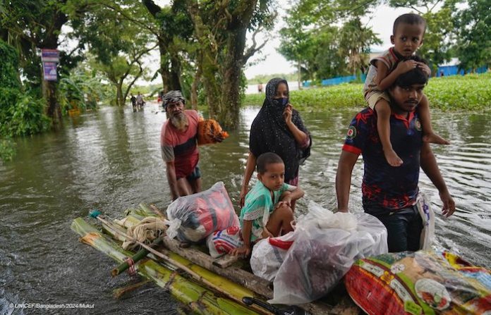 Suben a 59 los muertos por inundaciones en Bangladés