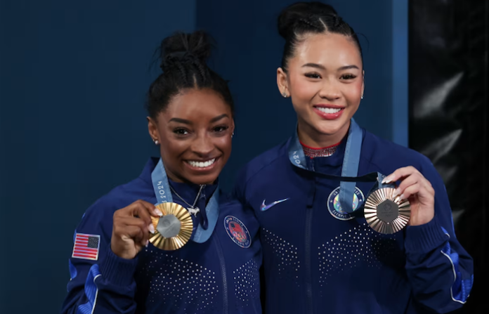 Ocho años después, Simone Biles gana su segundo oro en la final del concurso completo femenino; Suni Lee se lleva el bronce