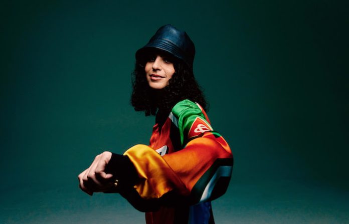 Carlita anuncia su álbum debut, Sentimental, y comparte el sencillo principal “The Moment” con SG Lewis