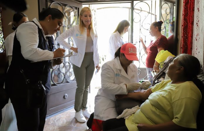 Llevan brigada contra el dengue a la Mixcoac en Apodaca