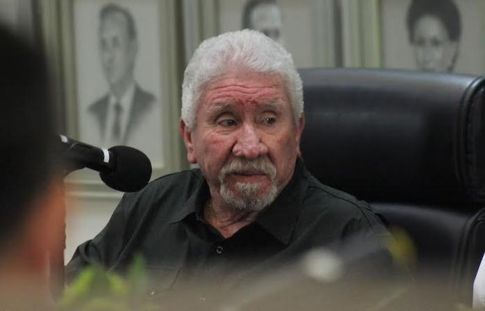 Rafael Reyes critica a funcionarios actuales de San Pedro a los cuáles les dice: “no servir para nada “, durante sesión de transición