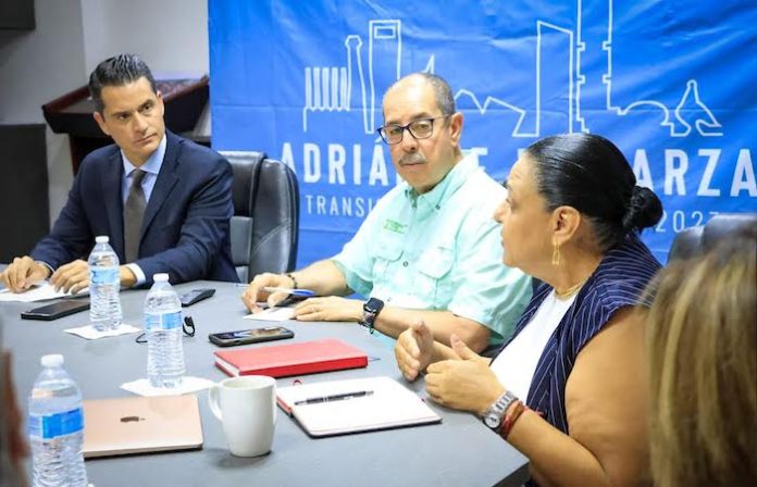 Buscan soluciones conjuntas en mesa de transición de Monterrey y líderes de transporte de carga pesada
