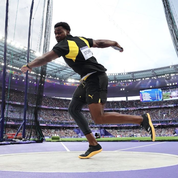 Jamaiquino Roje Stona gana el oro y bate récord olímpico en lanzamiento de disco