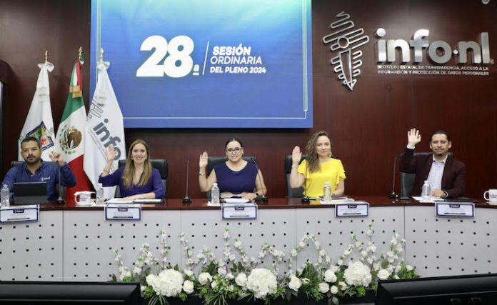 Multa INFONL al Alcalde de Ciénega de Flores y a Tesorero de García, NL
