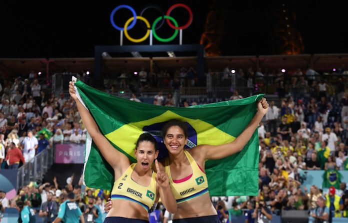 Brasileñas Ana Patricia y Duda ganan oro olímpico de voleibol de playa en París-2024